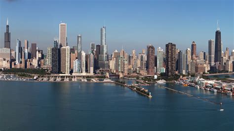 Trump Hotel Chicago Skyline - Wandermelon