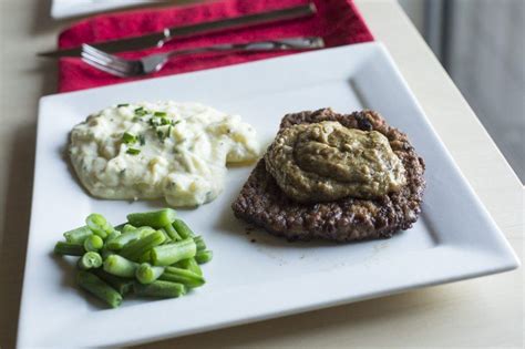 Quick Chicken Fried Steak with Mashed Potatoes and Pan Gravy | Food For Net