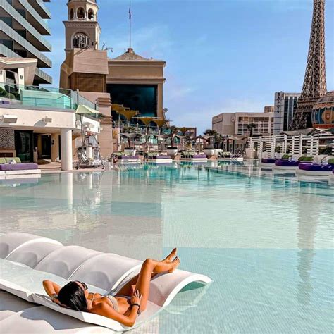 Cosmopolitan Las Vegas Pool: Hours, Prices - 1OAK Las Vegas