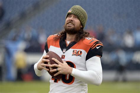 Bengals long snapper breaks world record for longest snap