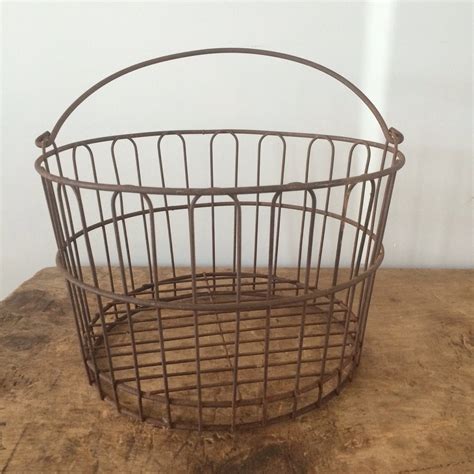 Vintage Metal Wire Basket with Handle Round Metal Egg Basket