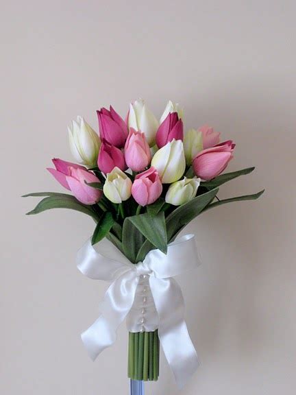 Bouquet Bridal: White and Pink Tulips