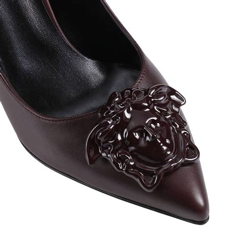 Versace Outlet: Shoes women | Pumps Versace Women Burgundy | Pumps Versace DSL963N DVT5P GIGLIO.COM