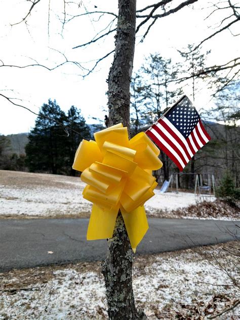 Yellow ribbons to honor our military – New Castle Record