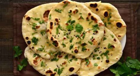 Naan vs Pita Bread (What’s the Difference) – The Dough Academy