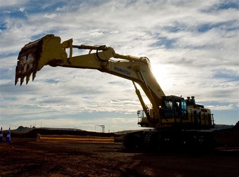 Using a long reach excavator in construction and agriculture | MMI