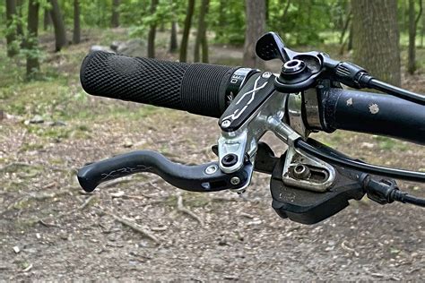 Review: All-new light & powerful Hope XCR MTB brakes! - Bikerumor