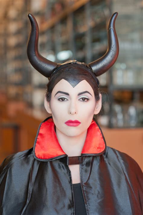 25 Maleficent Halloween Makeup Ideas - Flawssy