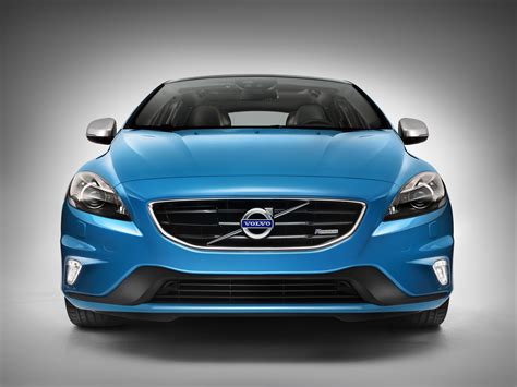 2013 Volvo V40 R-Design and Cross Country - Pricing £22,295 and £22,595