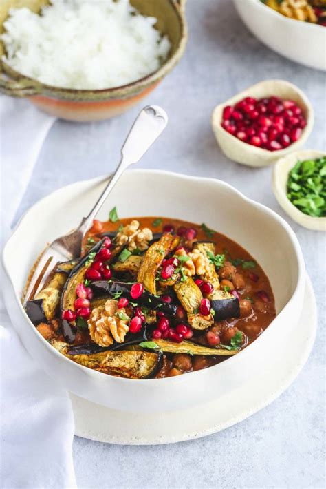 Vegan Fesenjan Recipe (Chickpea, walnut, and pomegranate stew)