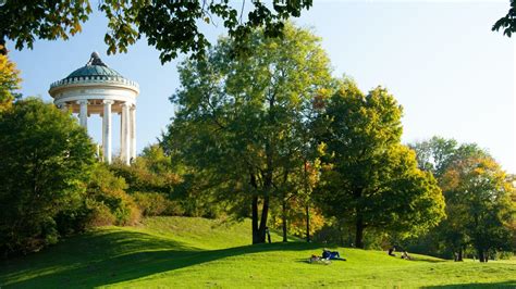 An Autumn Stroll in Munich Parks - Traveler Dreams