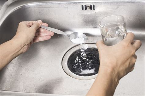 DIY Blocked drains cleaning using Baking Soda and Vinegar | A Listly List