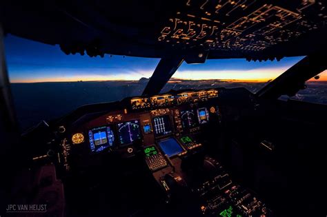 Boeing 747 Cockpit Wallpapers - Top Free Boeing 747 Cockpit Backgrounds ...