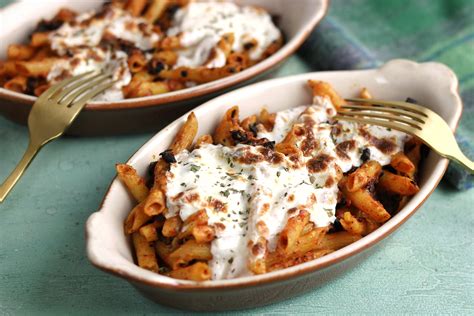 Cheesy Baked Mushroom Penne Pasta - The Familiar Kitchen