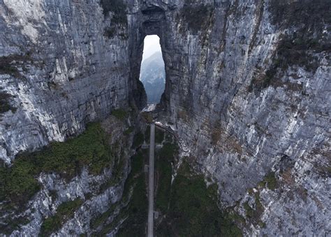 Stairway to Heaven's Gate, Tianmen Mountain National Park, Zhangjiajie, China : r/interestingasfuck