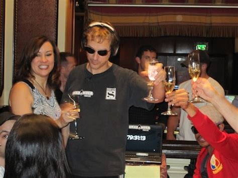 Phil Laak Smashes Guinness World Record for Poker Endurance - Phil Laak