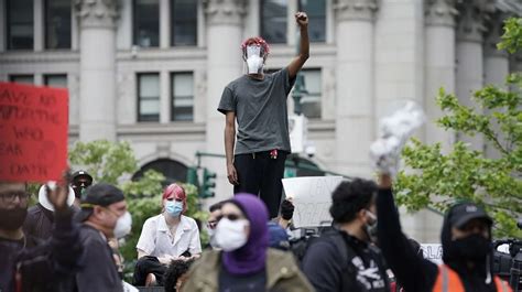 Why Wearing a Mask Is Important When Going to Protest