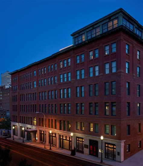 Hotel, Art Museum & Restaurant | Kansas City, MO | 21c Museum Hotels