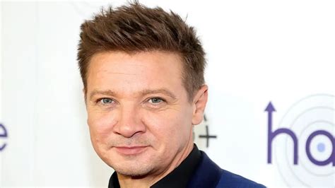 Jeremy Renner Bio, Age, Height, Leg, Movies and TV shows, Wife, Health ...