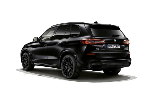 Download SUV Vehicle BMW X5 8k Ultra HD Wallpaper