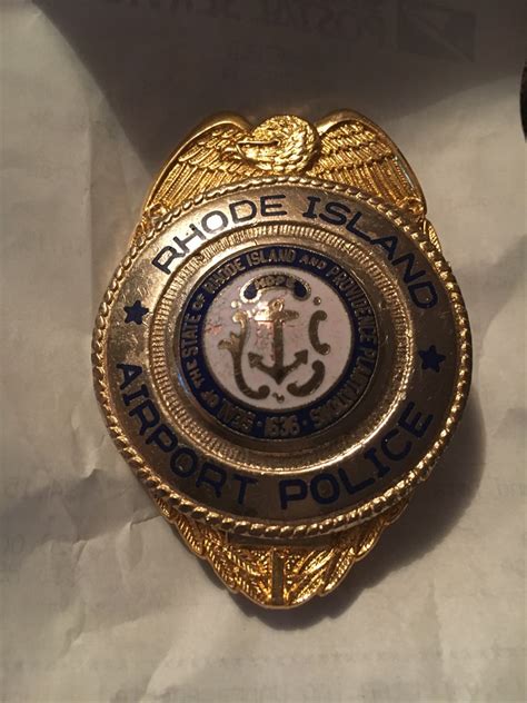 Collectors-Badges Auctions - Rhode Island Airport Police