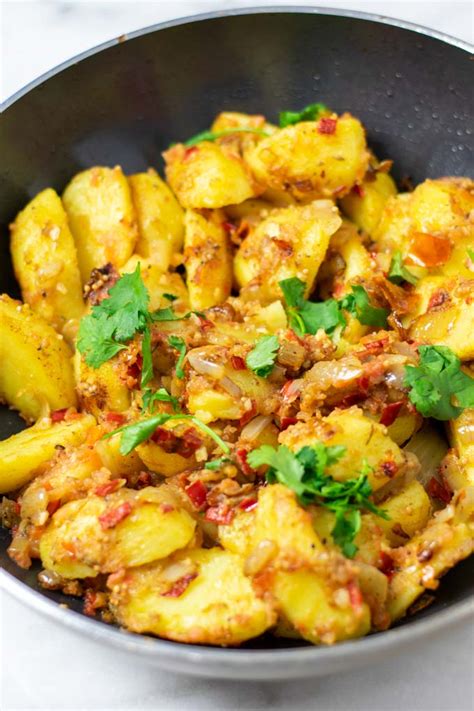 Bombay Potatoes [vegan] - Contentedness Cooking