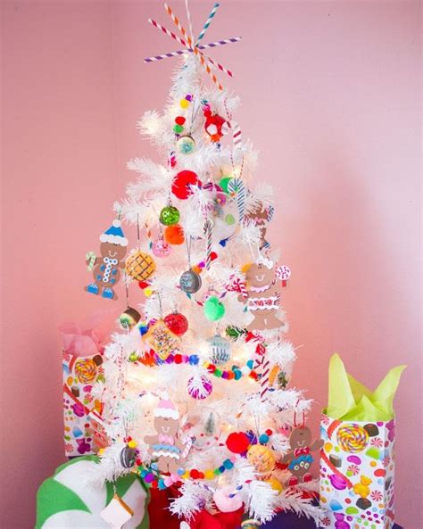 25 Best Christmas Tree Themes for Decorating This Year