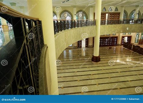 Architecture Inside of Al Faruq Mosque. Editorial Stock Photo - Image ...