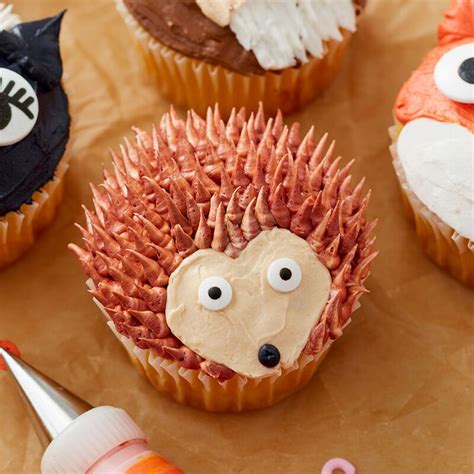 Cute Woodland Creature Cupcakes | Wilton in 2020 | Animal cupcakes, Fancy cupcakes, 6th birthday ...