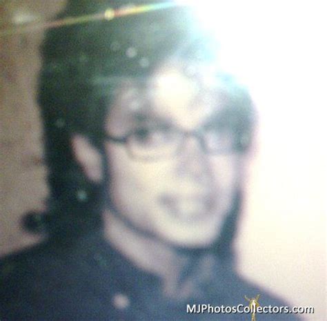 Michael Jackson Photo: MJ wearing glasses | Michael jackson, Michael ...