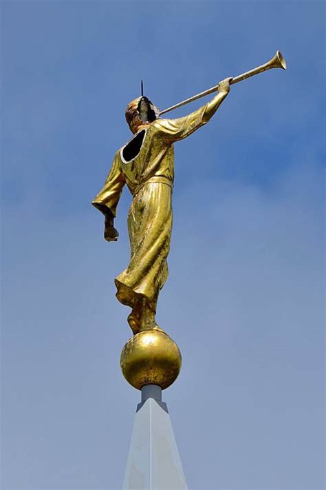 Moroni Statue (on Bountiful Temple) Face blown off (Lightning) - LDS Freedom Forum