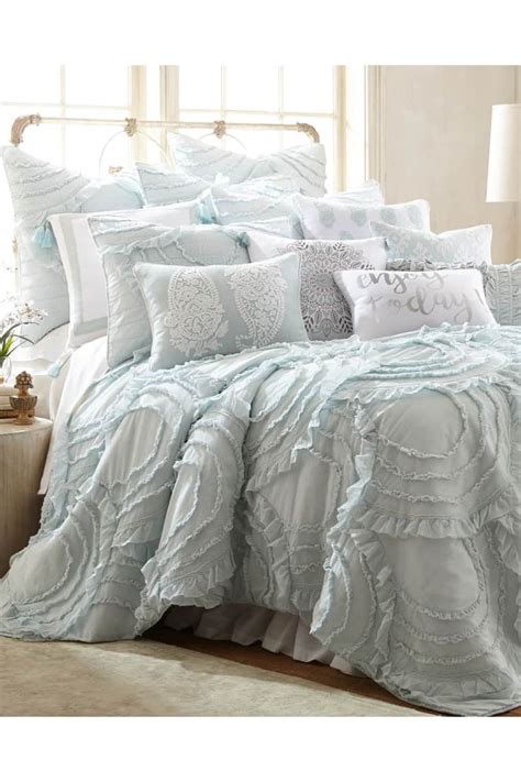 Luxury Bedding Sets | Luxury bedding sets, Luxury bedding, Bedding sets