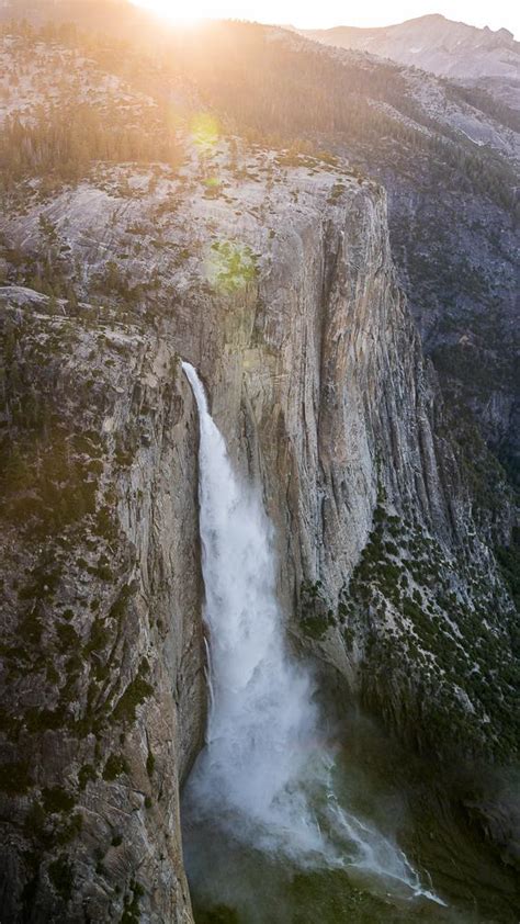 Sunrise over Yosemite Falls, Yosemite, CA [OC] : r/hiking