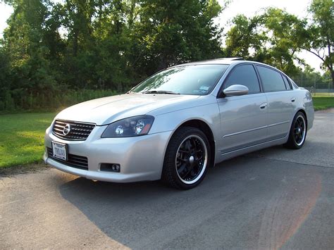 2005 Nissan altima interior light