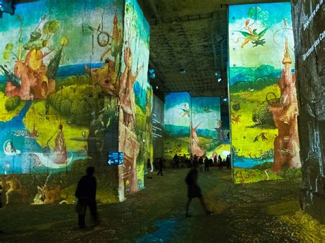 Why You NEED to Visit the AMAZING Carrières de Lumières in Les Baux - The Creative Adventurer