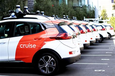 GM plans to cut spending on Cruise in half this year