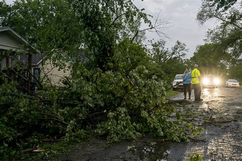 Tornadoes in Kansas Last Night: Images Show Destruction in Lawrence and ...