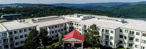 Snowshoe West Virginia Ski Resort – Island In The Sky – Mountaintop Condos