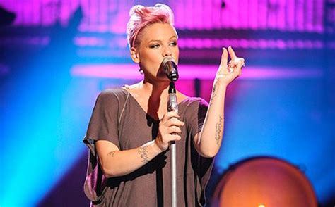 Pink: Exclusive clips from VH1's 'Behind the Music' and 'Storytellers ...