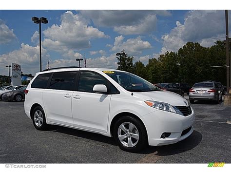 2014 Super White Toyota Sienna LE #115273063 | GTCarLot.com - Car Color ...