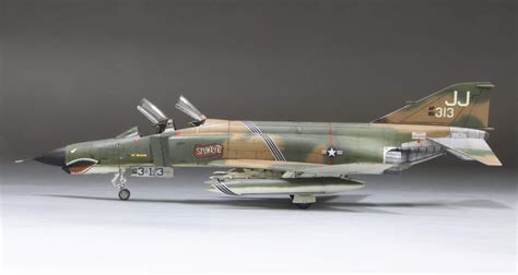 FINE MOLDS 1/72 Usaf F-4E Fighter Vietnam War Plastic Model