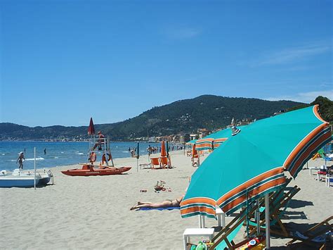 Alassio Sea and Beaches (Liguria, Italy) - san remo beach Alassio - beach sanremo Alassio ...