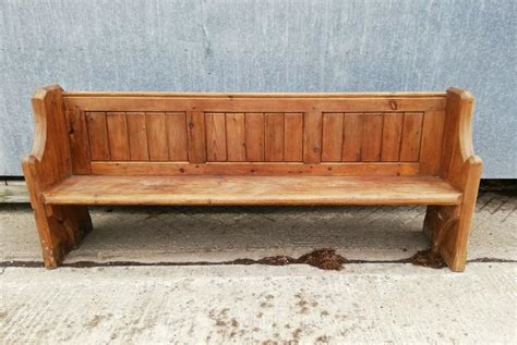 M1278 A RECLAIMED ANTIQUE PINE CHURCH PEW / BENCH