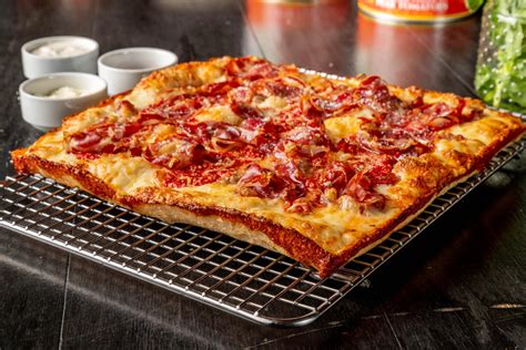 B Square Pizza is Now Delivering Detroit-Style Pies to Chicago's Northern Suburbs | Lettuce ...