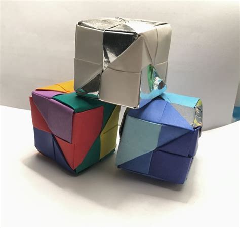 How to Make an Origami Cube with 6 Squares (with Pictures)