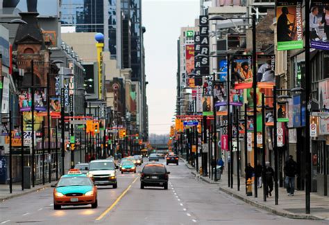 Toronto Yonge Street 10K to change to waterfront