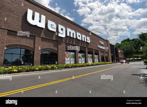 Wegmans pharmacy hi-res stock photography and images - Alamy