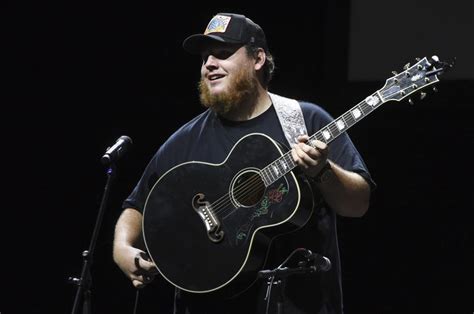 Record-breaker Luke Combs headlines sold-out concert at Spokane Arena ...