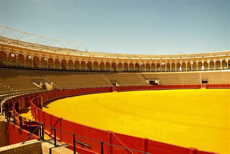 Plaza de Toros de Sevilla - Nomads Travel Guide