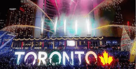 18 incredible photos from New Year's Eve at Nathan Phillips Square (PHOTOS) | Daily Hive Toronto